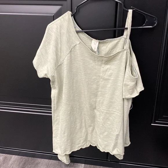 Free People Top - Picture 2 of 4